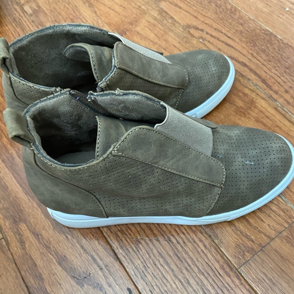 Women’s Platform Wedge Sneaker Booties - Picture 2 of 6